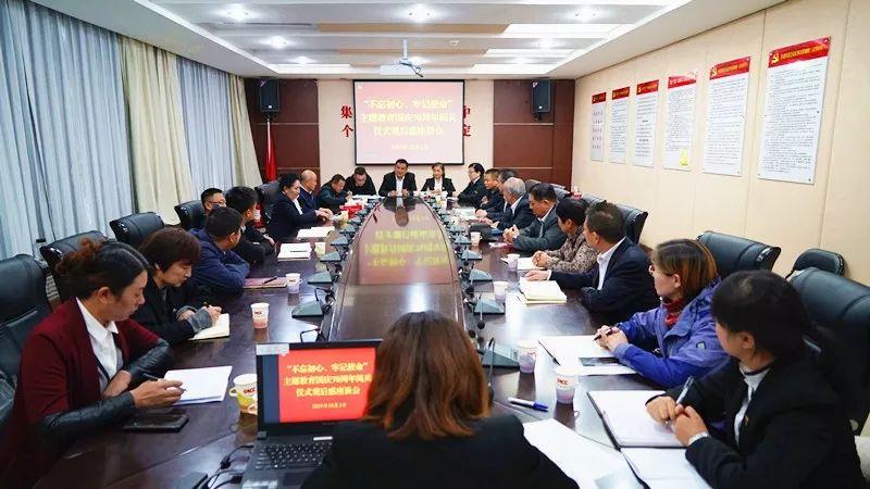 阅兵观礼服务包：3种颜色12件物品阅兵观礼服务包，揭秘3种颜色下的12件物品的独特魅力